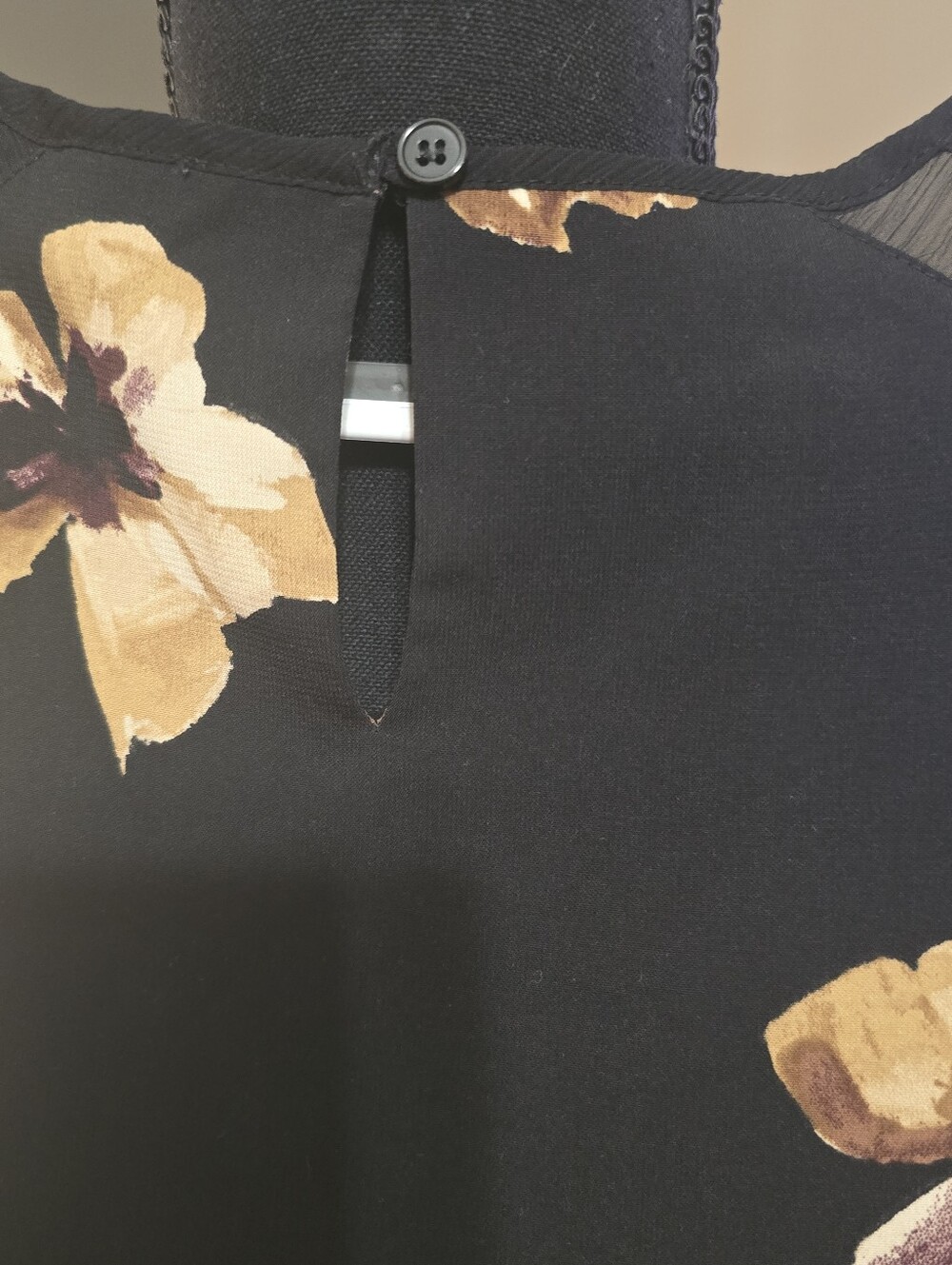 LADIES TANK - Picture 4 of 7